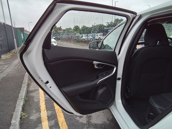 Used Volvo V40 2019 for sale - 74756799: Photo 18