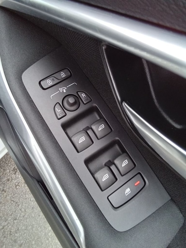 Used Volvo V40 2019 for sale - 74756799: Photo 31