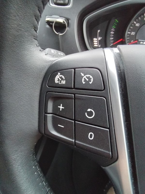Used Volvo V40 2019 for sale - 74756799: Photo 34