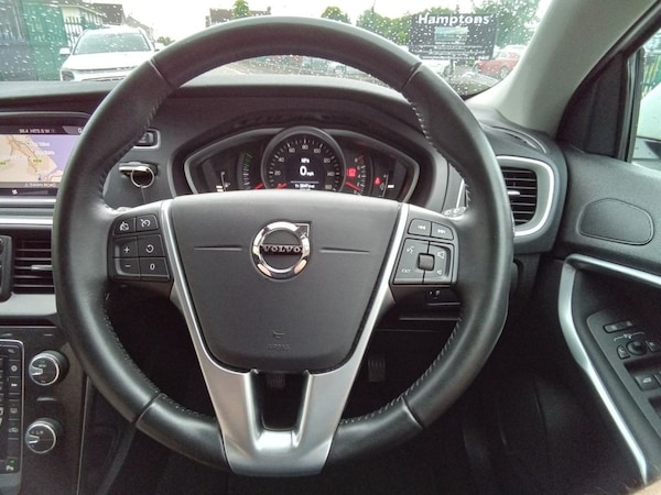 Used Volvo V40 2019 for sale - 74756799: Photo 35