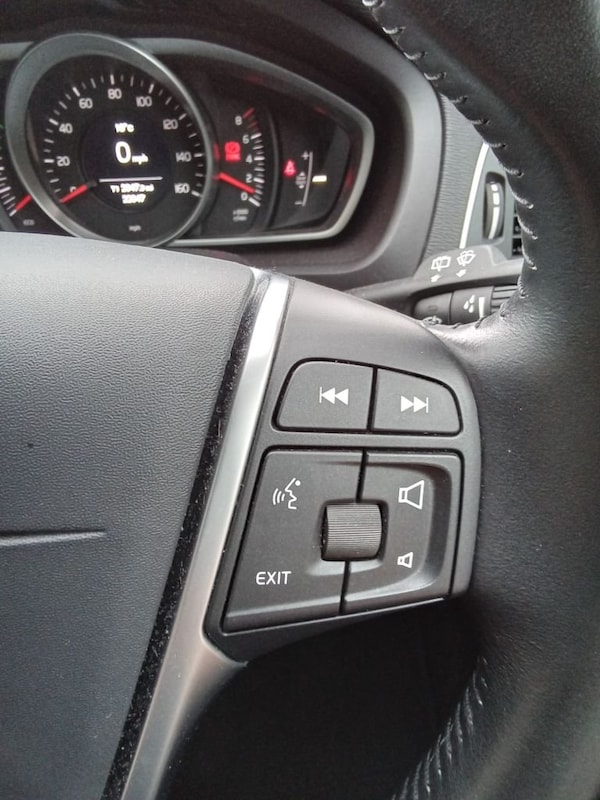 Used Volvo V40 2019 for sale - 74756799: Photo 36