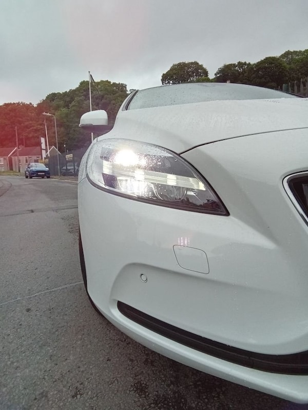 Used Volvo V40 2019 for sale - 74756799: Photo 8