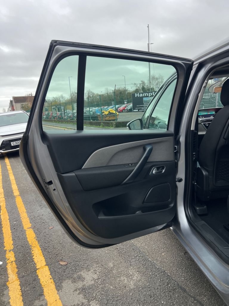 Used Citroen C4 Grand Picasso 2017 for sale - 76868031: Photo 17