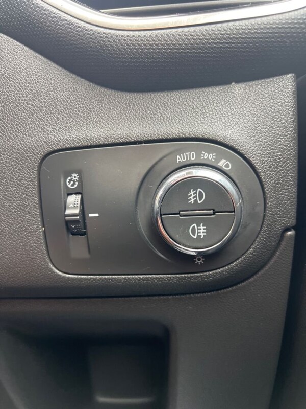 Used Vauxhall Crossland 2021 for sale - 75675867: Photo 41