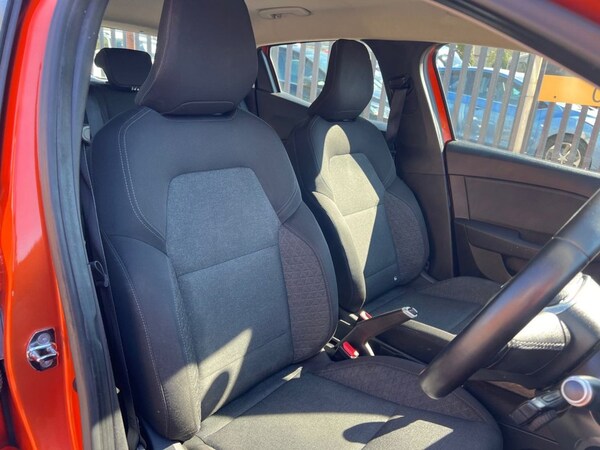 Used Renault Clio 2020 for sale - 74296203: Photo 19
