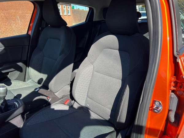 Used Renault Clio 2020 for sale - 74296203: Photo 20