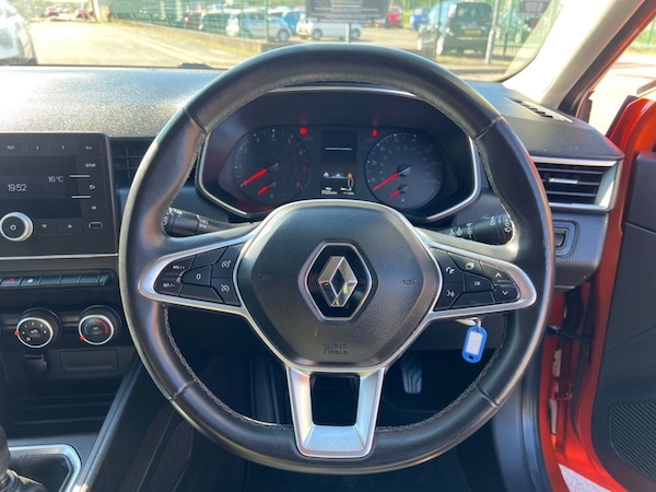 Used Renault Clio 2020 for sale - 74296203: Photo 33