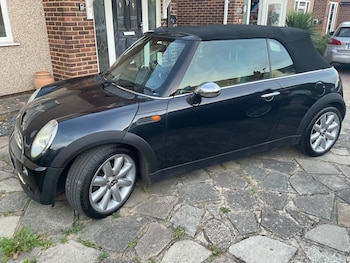 Used MINI Convertible 2024 for sale - 79132577: Photo