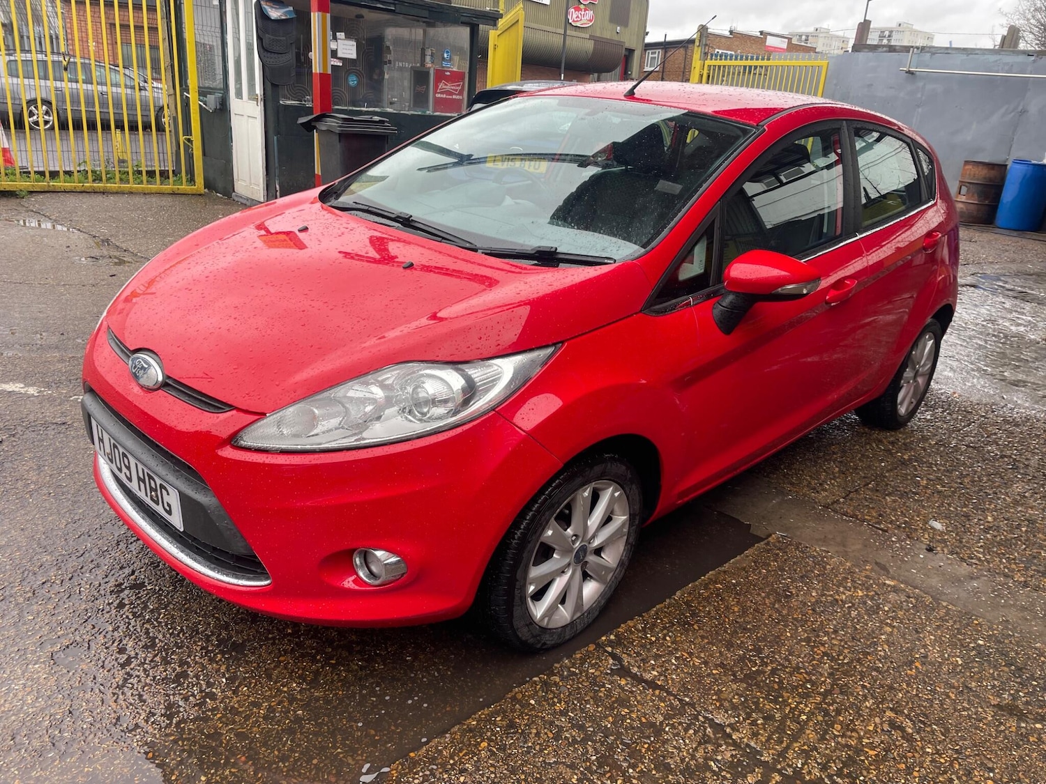 Used Ford Fiesta 2009 for sale - 77215380: Photo 2