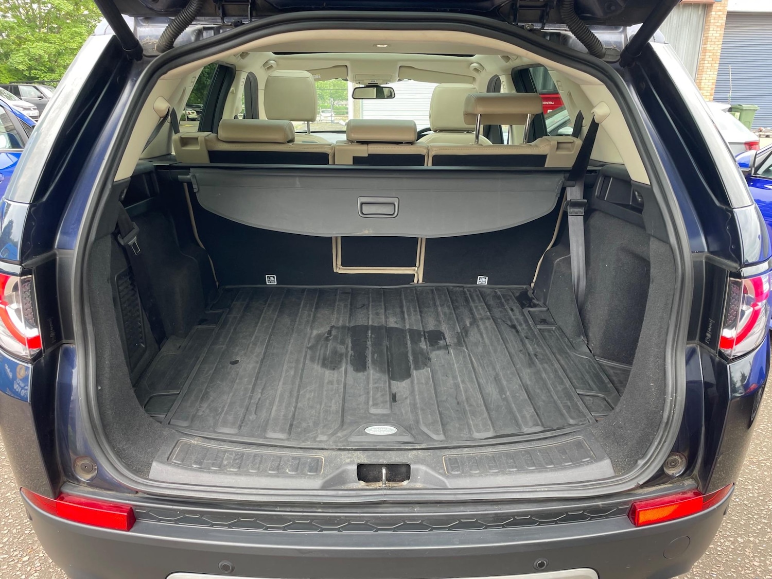 Used Land Rover Discovery Sport 2016 for sale - 76389284: Photo 9