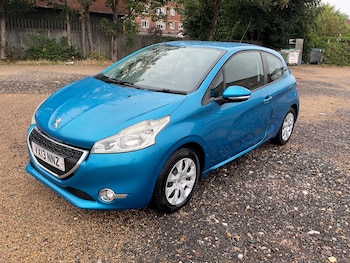 Used Peugeot 208 2013 for sale - 75319071: Photo