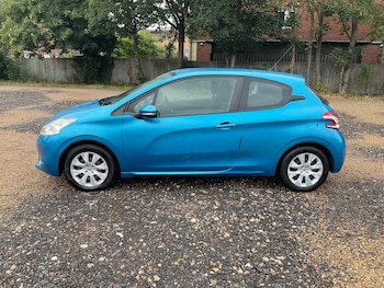 Used Peugeot 208 2013 for sale - 75319071: Photo