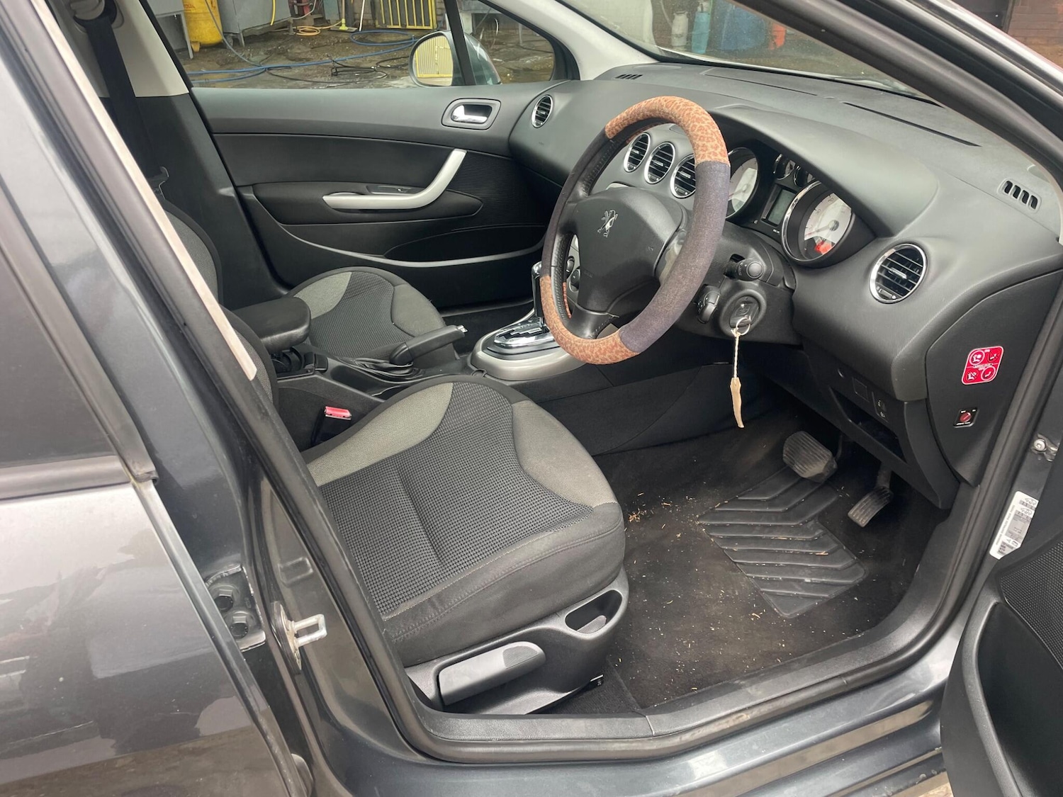 Used Peugeot 308 2010 for sale - 78184784: Photo 2