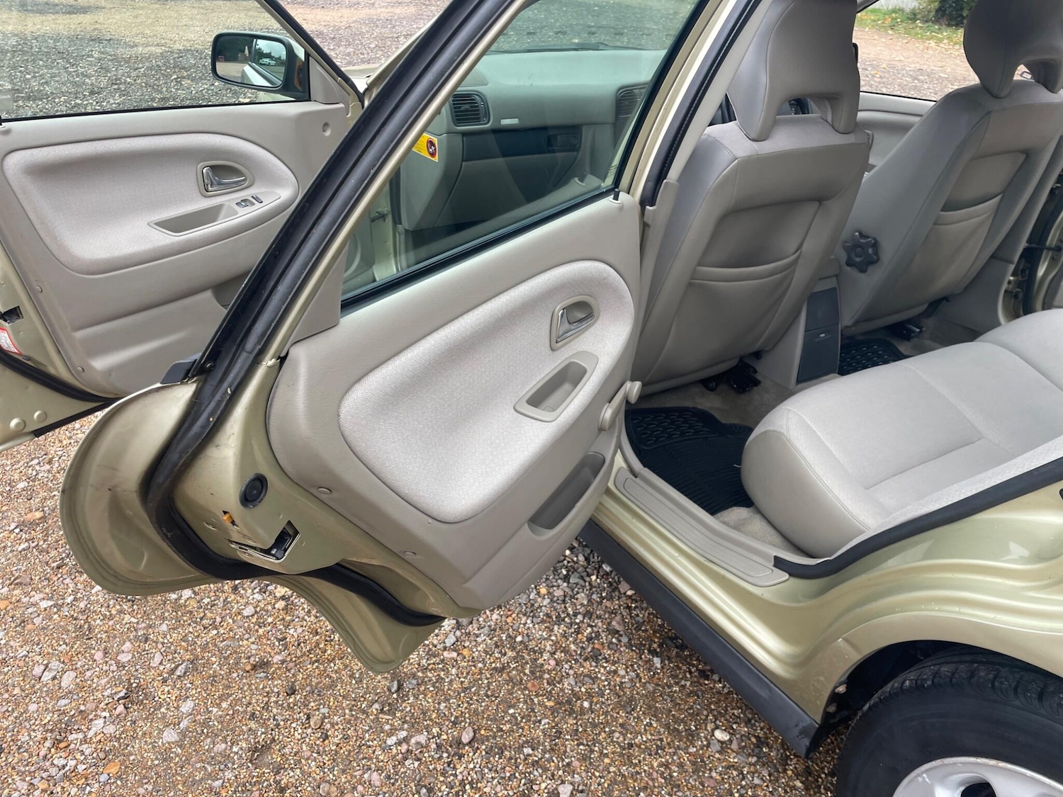 Used Volvo S40 2001 for sale - 76608418: Photo 13