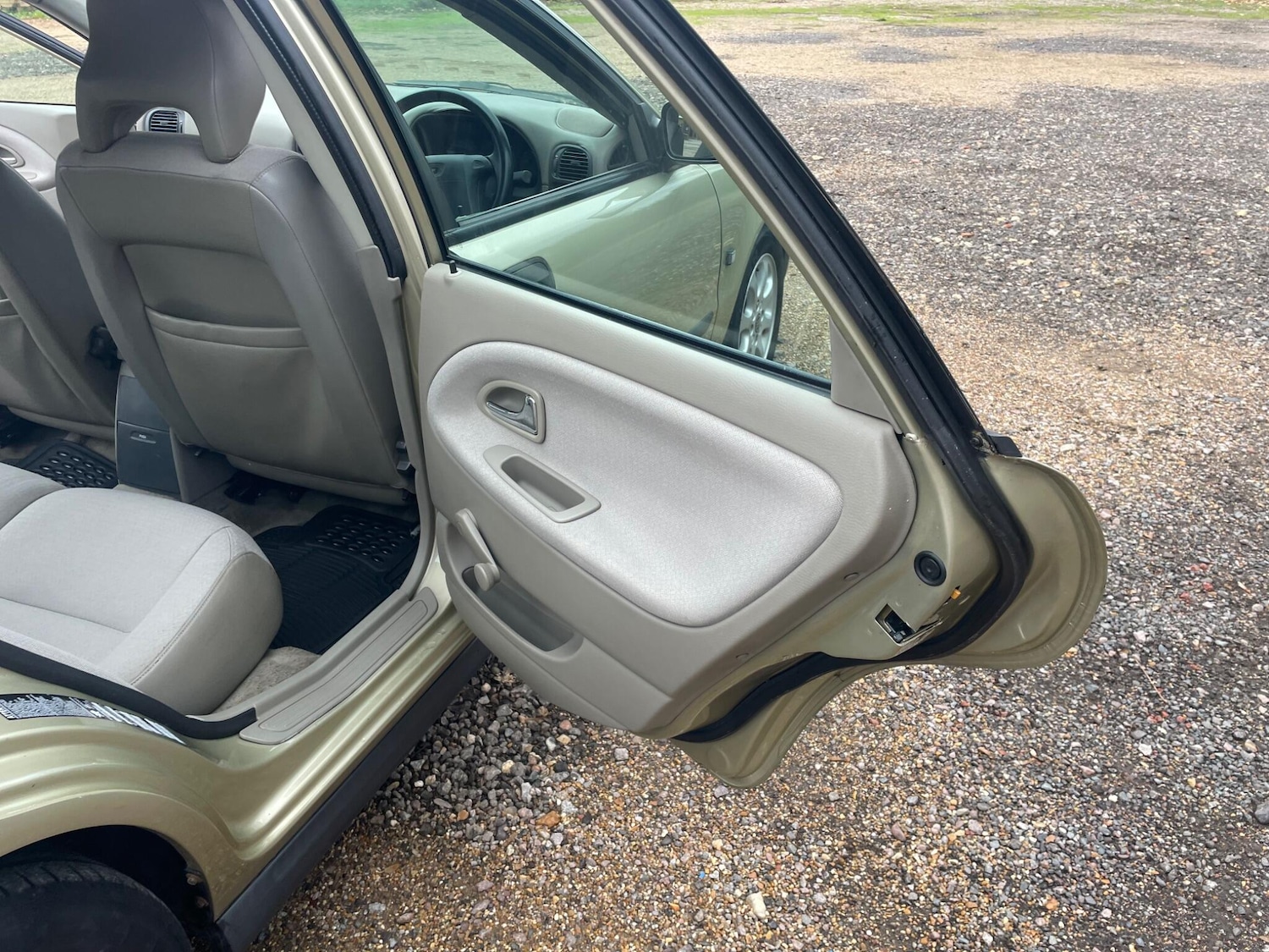 Used Volvo S40 2001 for sale - 76608418: Photo 15