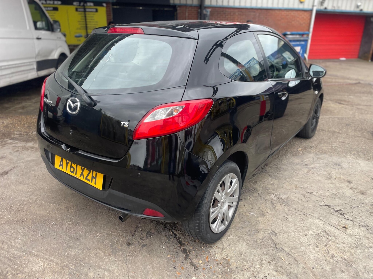 Used Mazda Mazda2 2012 for sale - 78086418: Photo 2
