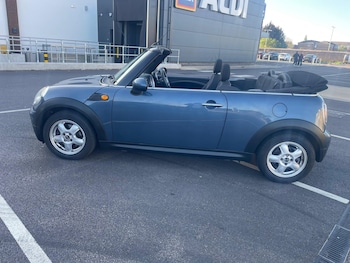 Used MINI Convertible 2010 for sale - 78334645: Photo