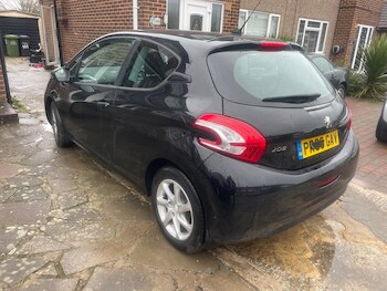 Used Peugeot 208 2015 for sale - 77344833: Photo