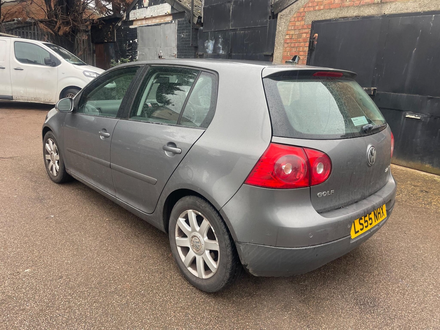 Used Volkswagen Golf 2005 for sale - 77425010: Photo 2