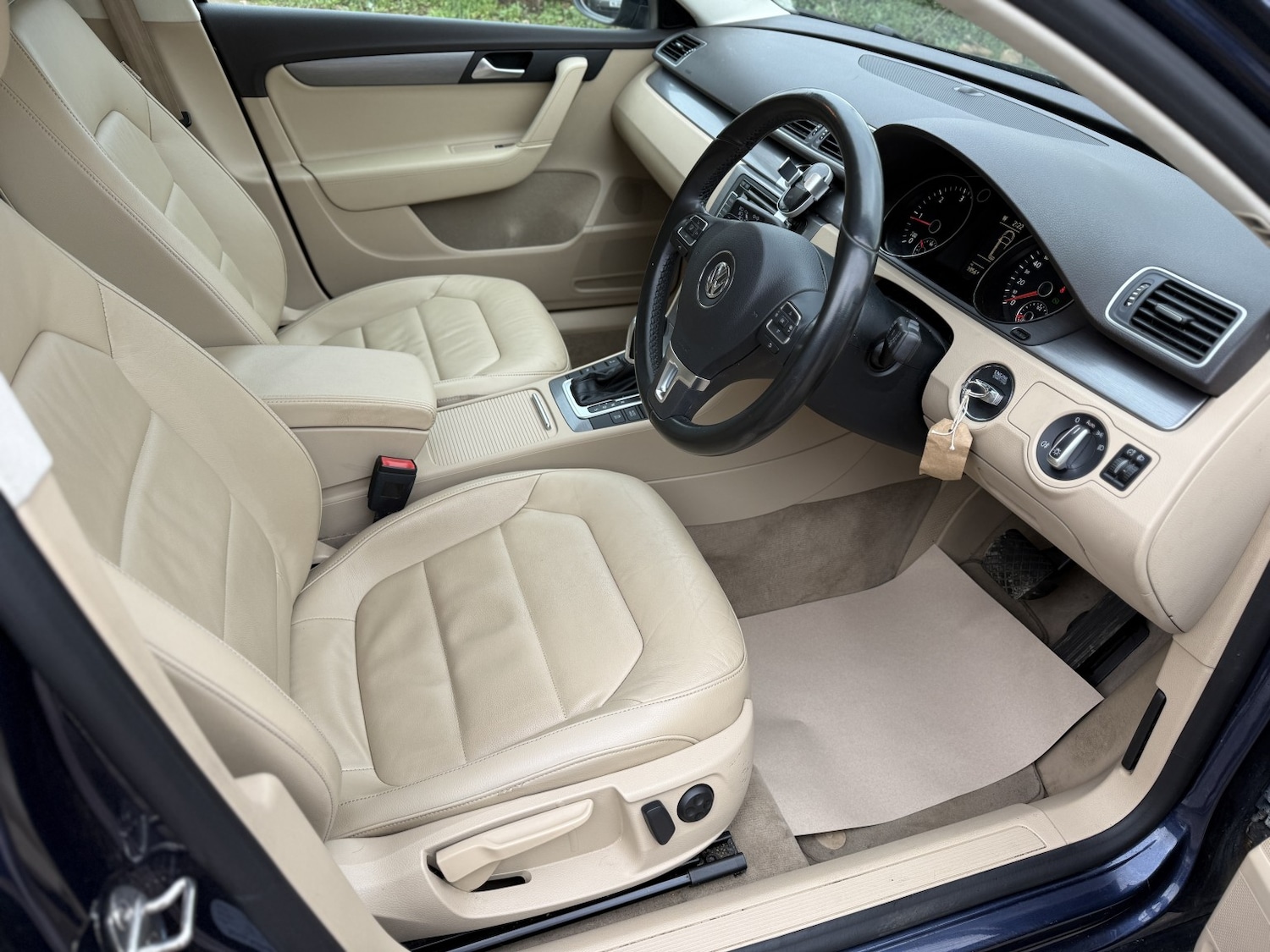 Used Volkswagen Passat 2014 for sale - 77822250: Photo 14