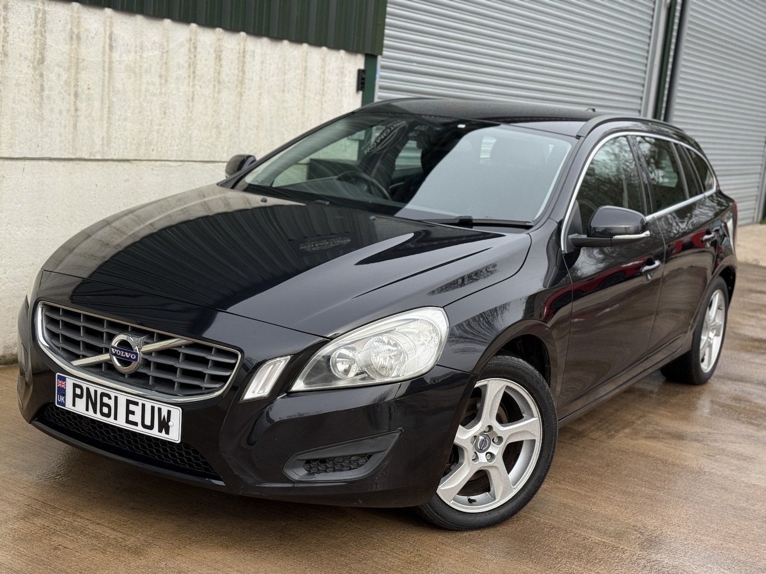Used Volvo V60 2011 for sale - 77572860: Photo 12