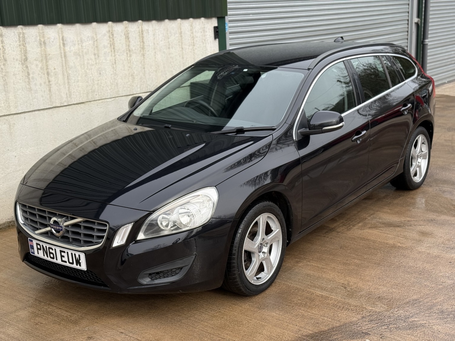 Used Volvo V60 2011 for sale - 77572860: Photo 13