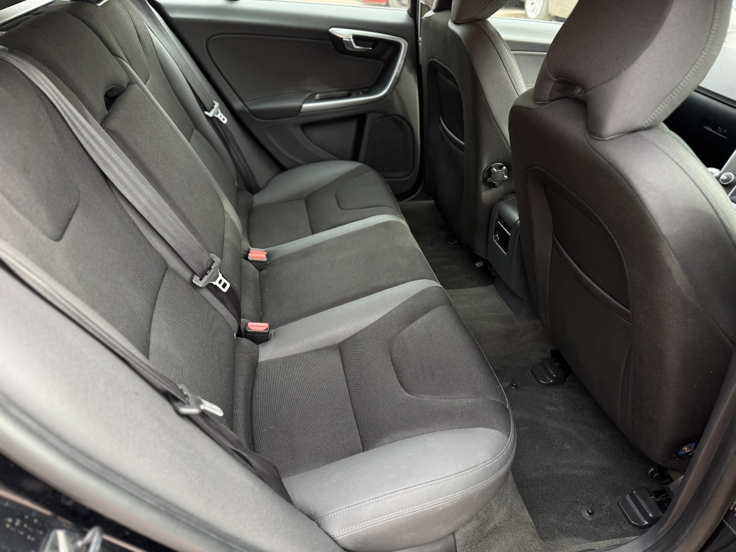 Used Volvo V60 2011 for sale - 77572860: Photo 15