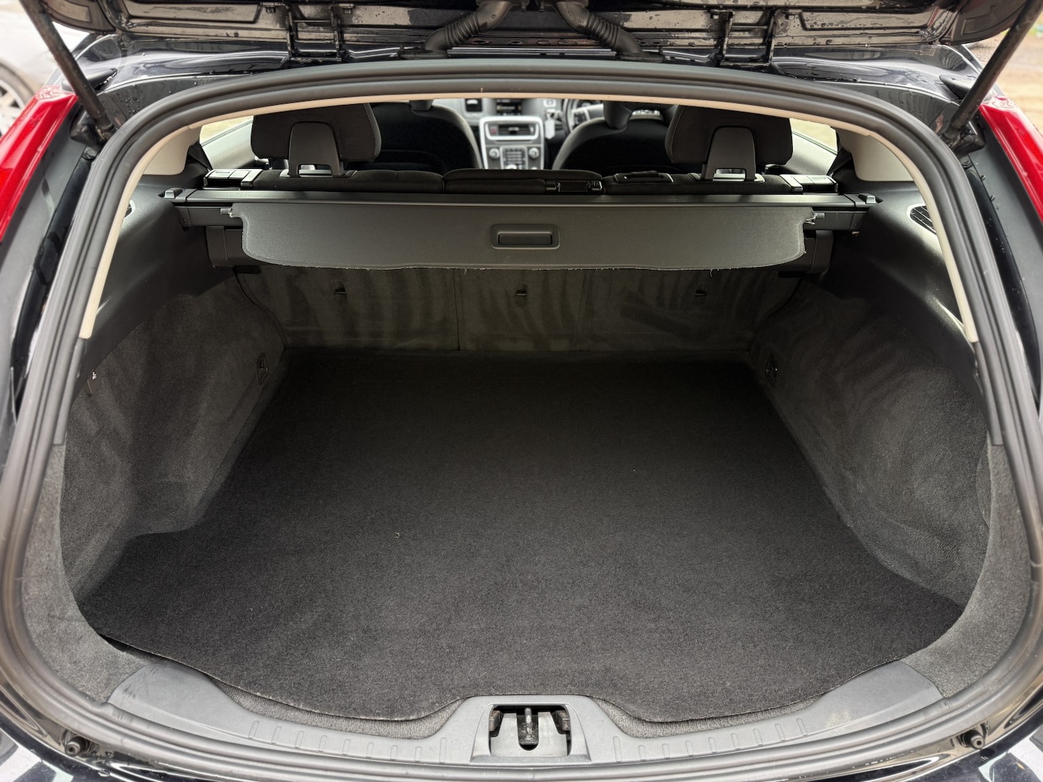 Used Volvo V60 2011 for sale - 77572860: Photo 23