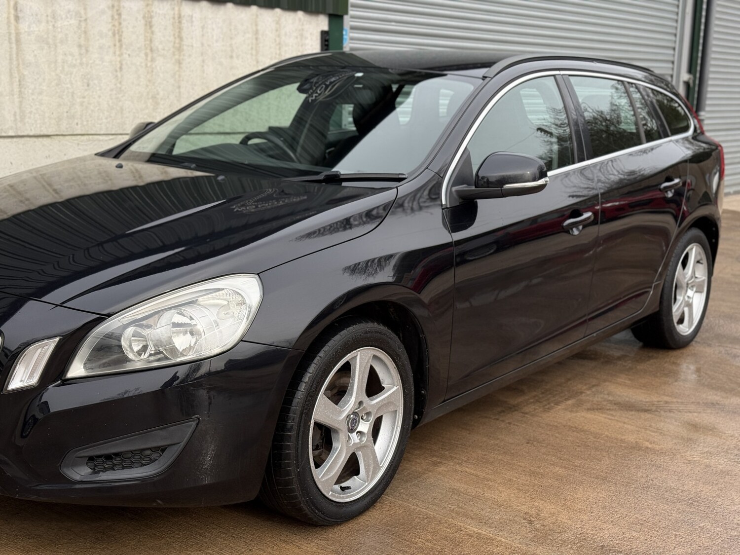 Used Volvo V60 2011 for sale - 77572860: Photo 24