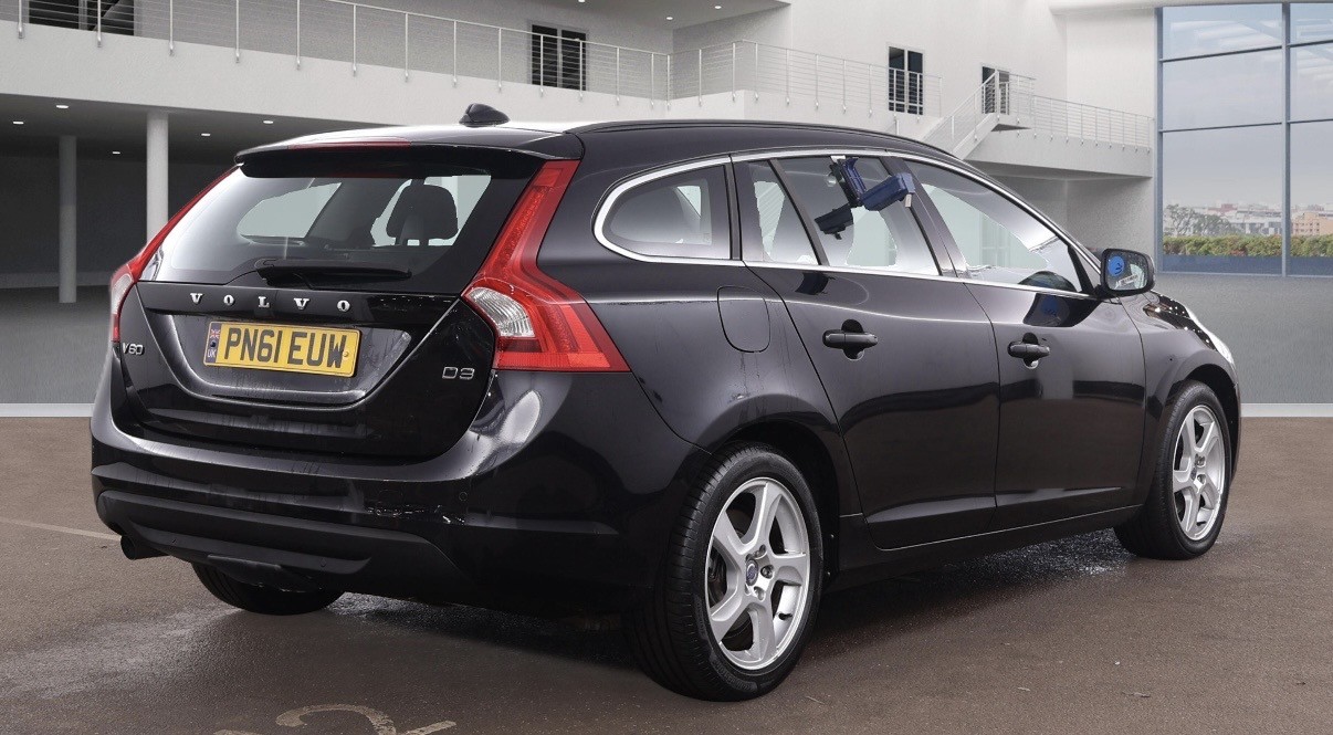 Used Volvo V60 2011 for sale - 77572860: Photo 4
