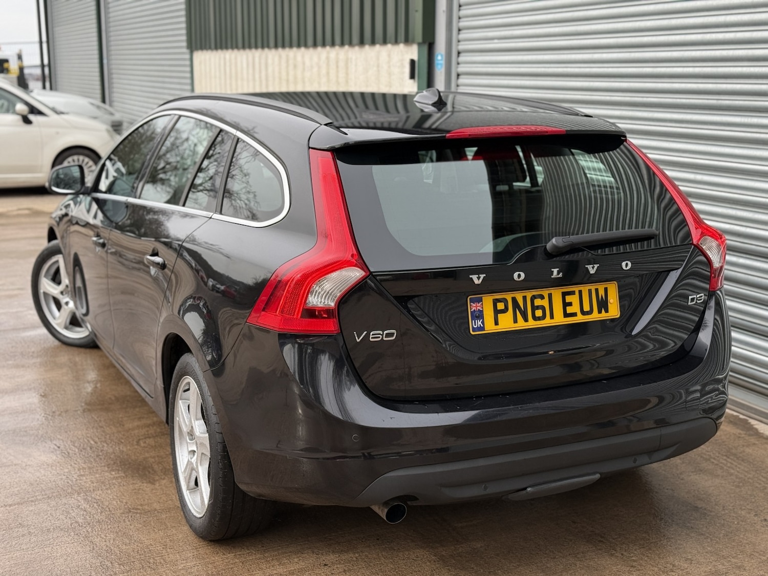Used Volvo V60 2011 for sale - 77572860: Photo 8