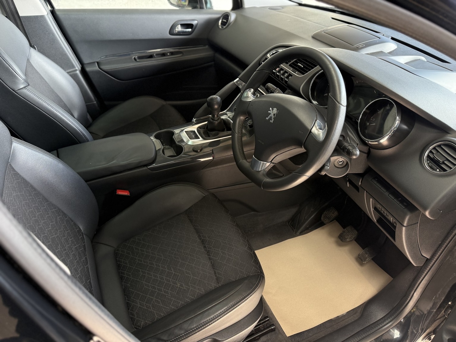 Used Peugeot 3008 2014 for sale - 77931240: Photo 16