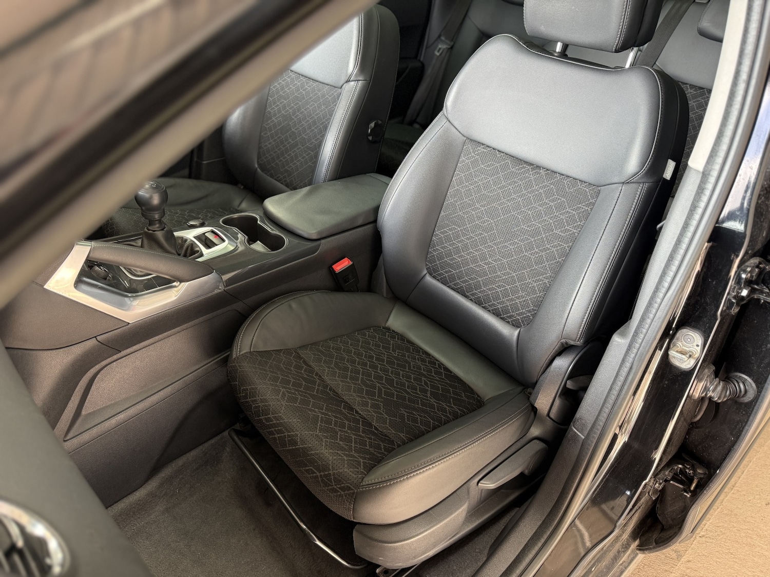 Used Peugeot 3008 2014 for sale - 77931240: Photo 21