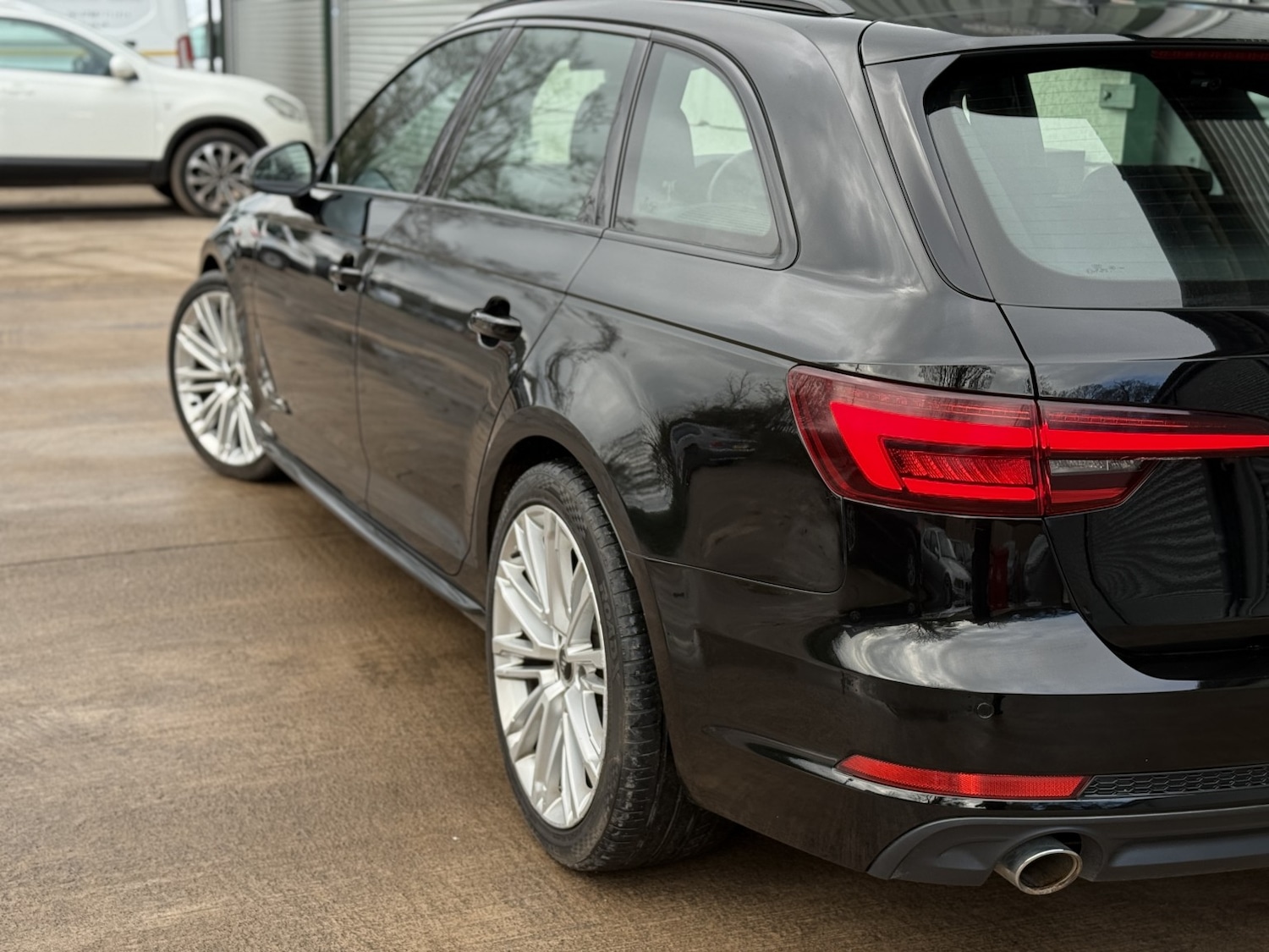 Used Audi A4 2017 for sale - 78090690: Photo 11