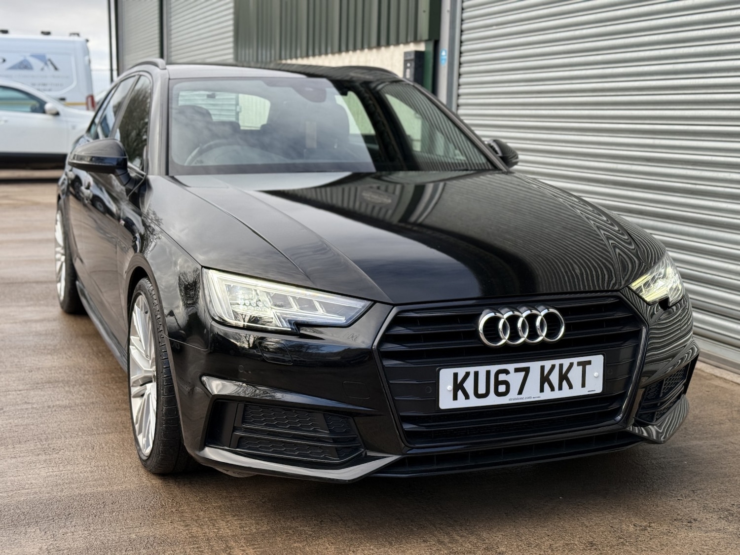Used Audi A4 2017 for sale - 78090690: Photo 2