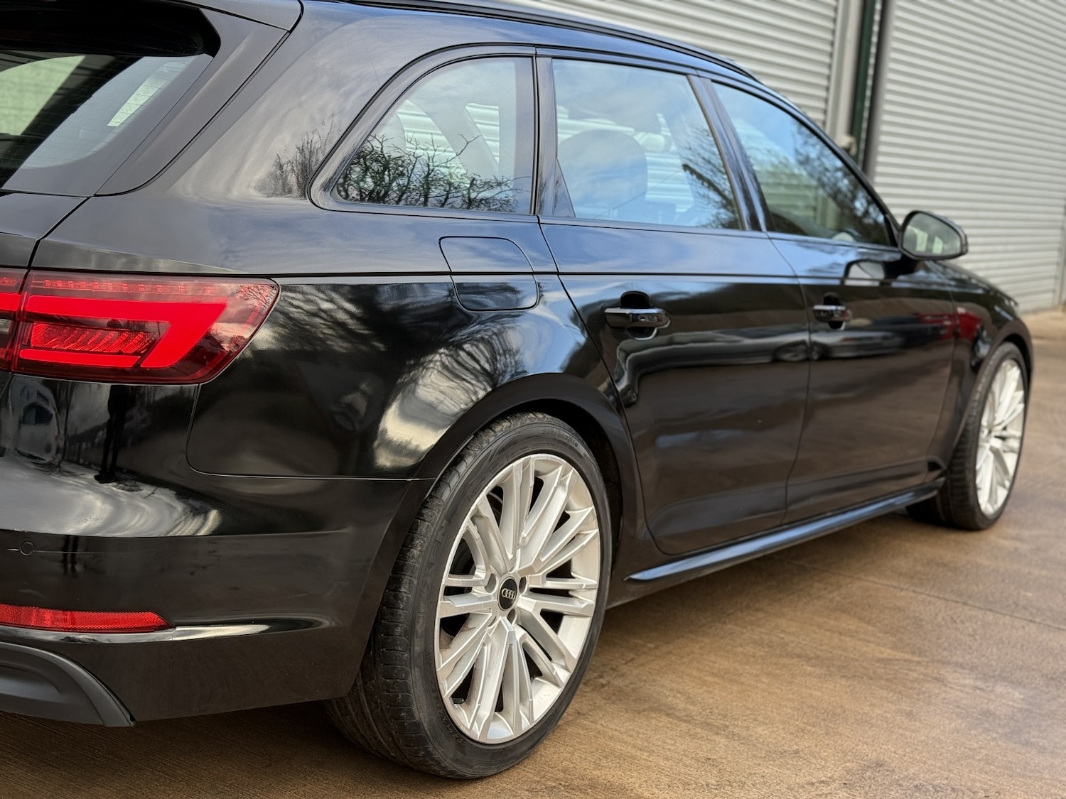 Used Audi A4 2017 for sale - 78090690: Photo 9