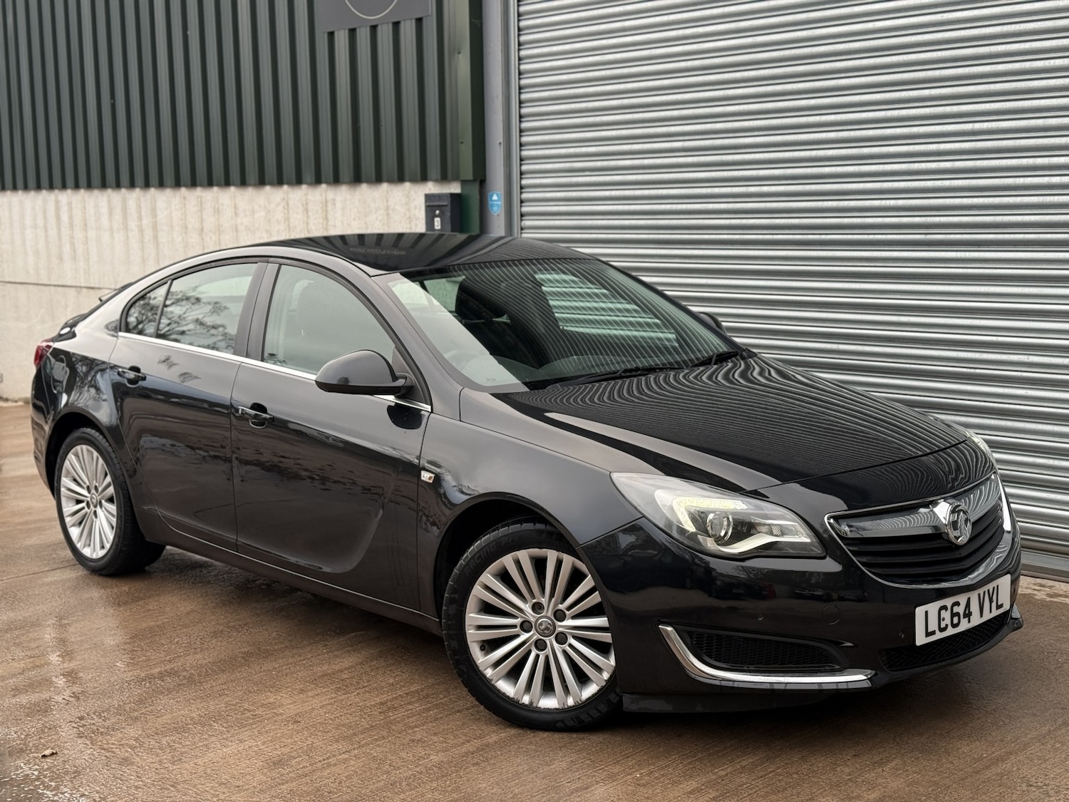 Used Vauxhall Insignia 2015 for sale - 76387260: Photo 2