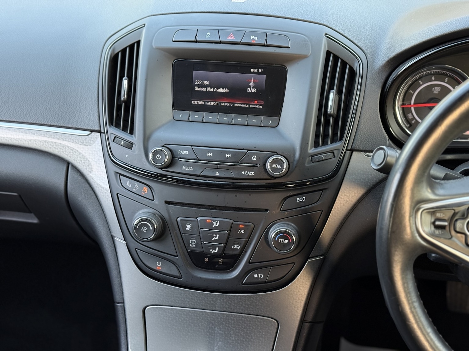 Used Vauxhall Insignia 2015 for sale - 76387260: Photo 27