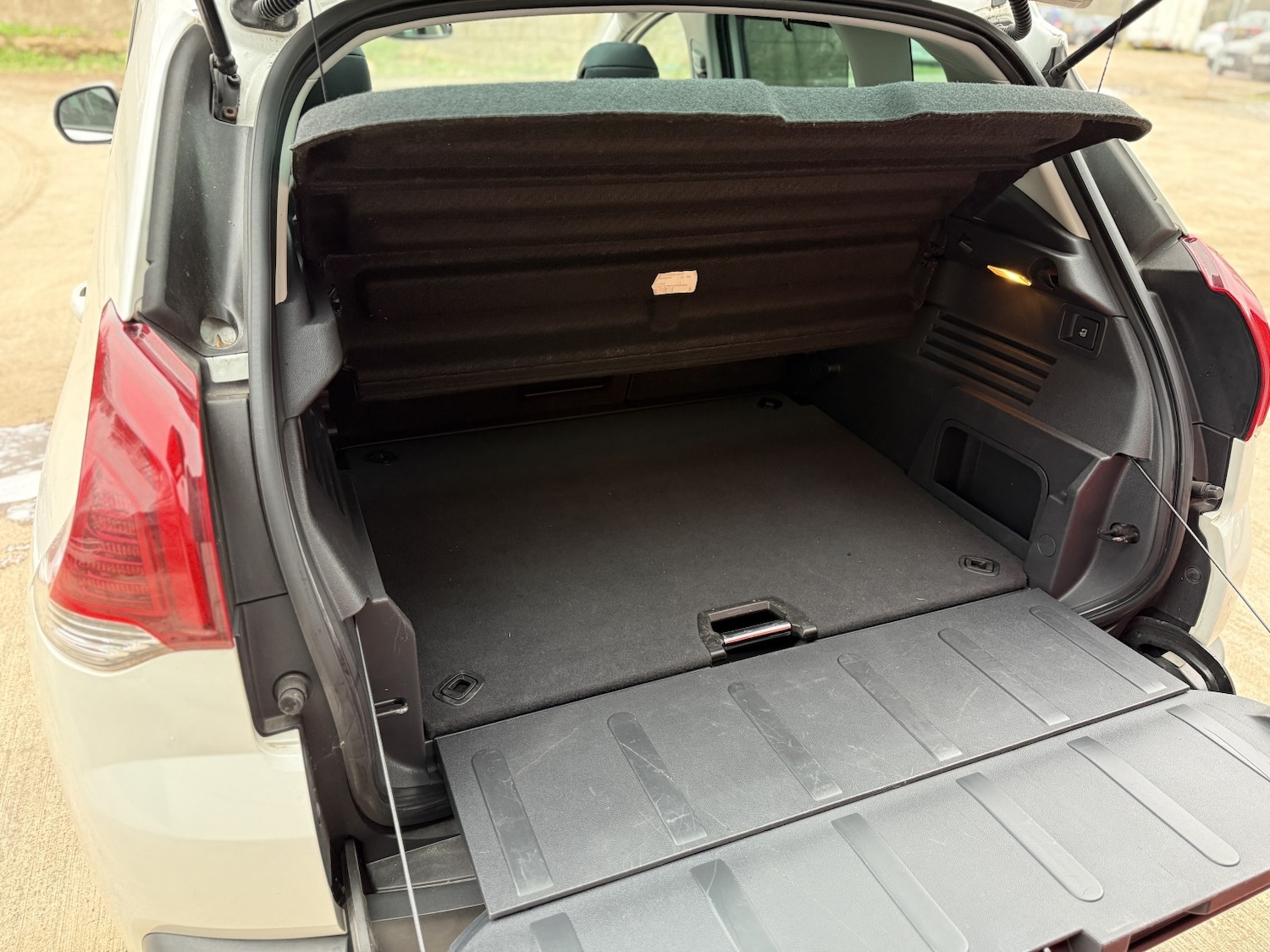 Used Peugeot 3008 2015 for sale - 77129565: Photo 24