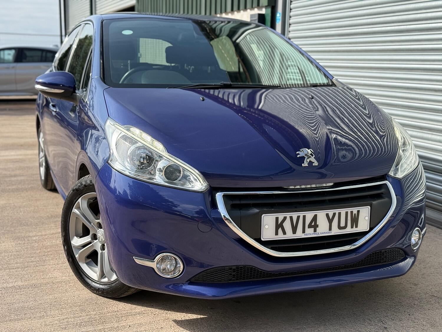 Used Peugeot 208 2014 for sale - 76793828: Photo 2