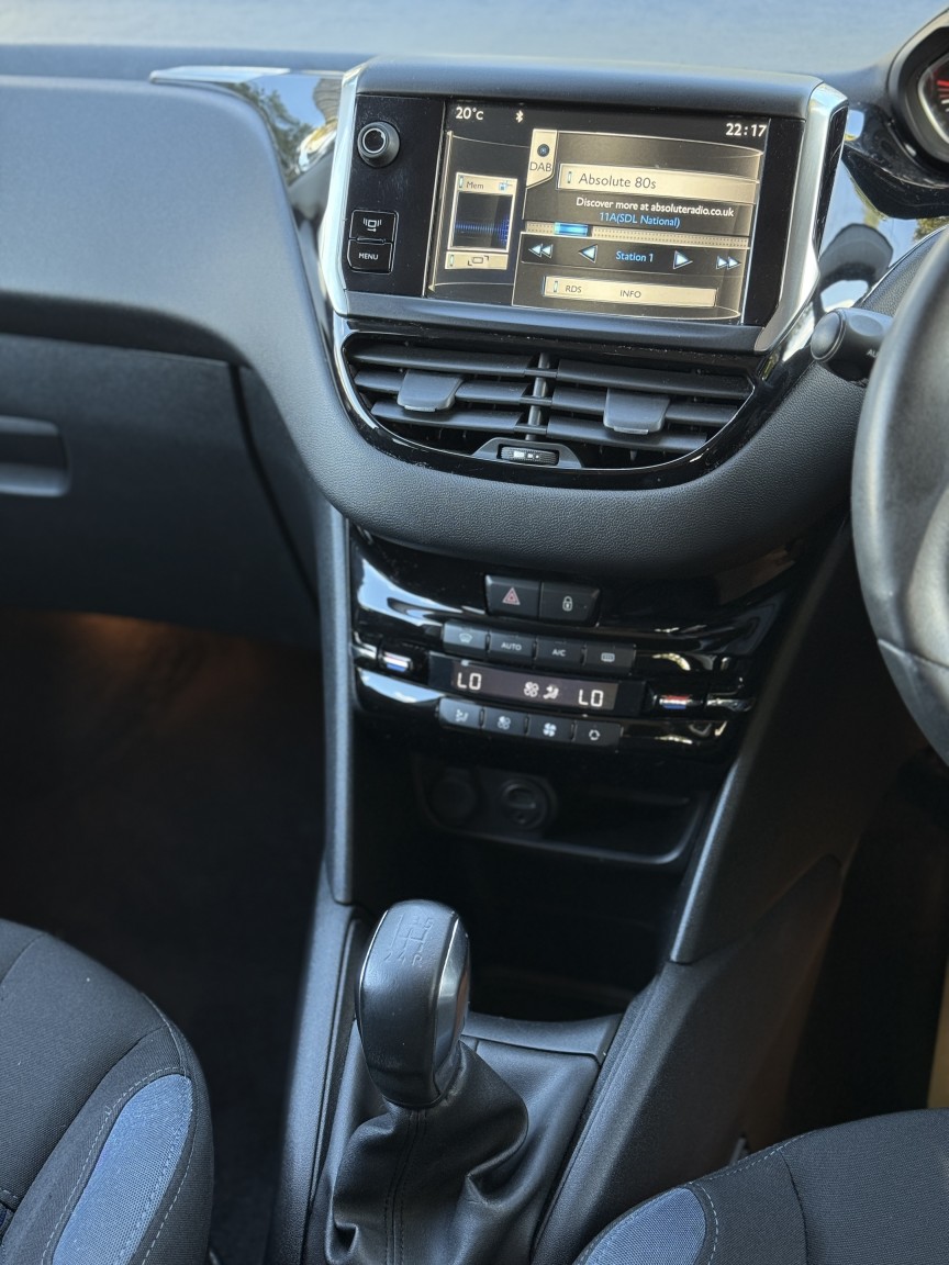 Used Peugeot 208 2014 for sale - 76793828: Photo 31