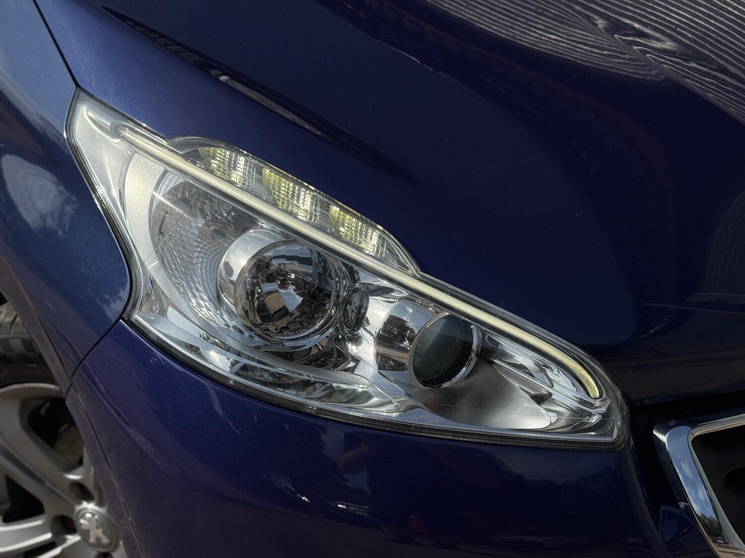 Used Peugeot 208 2014 for sale - 76793828: Photo 4