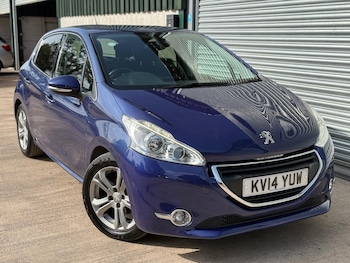 Peugeot - 208