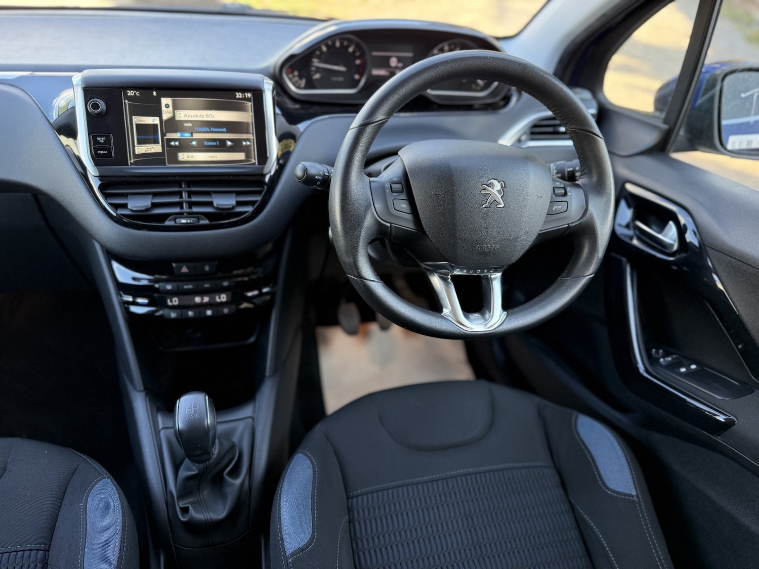 Used Peugeot 208 2014 for sale - 76725752: Photo 23