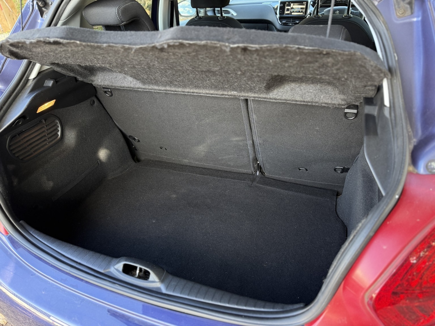 Used Peugeot 208 2014 for sale - 76725752: Photo 30