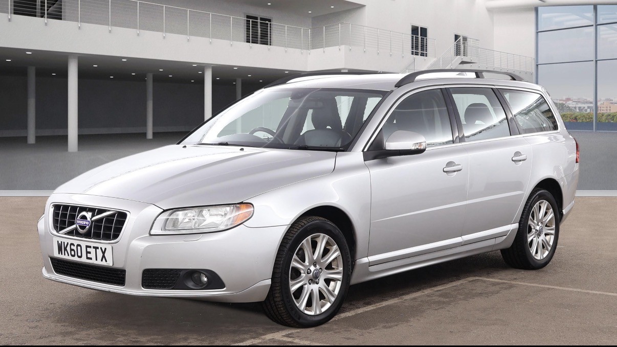 Used Volvo V70 2012 for sale - 77643722: Photo 2