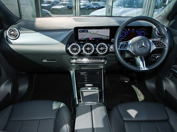 Used Mercedes-Benz EQA 2024 for sale - 74316556: Photo 2