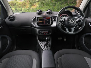 Used smart fortwo 2021 for sale - 75506017: Photo