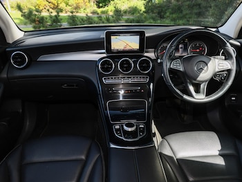 Used Mercedes-Benz GLC 2019 for sale - 78735352: Photo