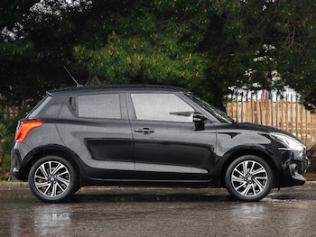 Used Suzuki Swift 2022 for sale - 78032934: Photo